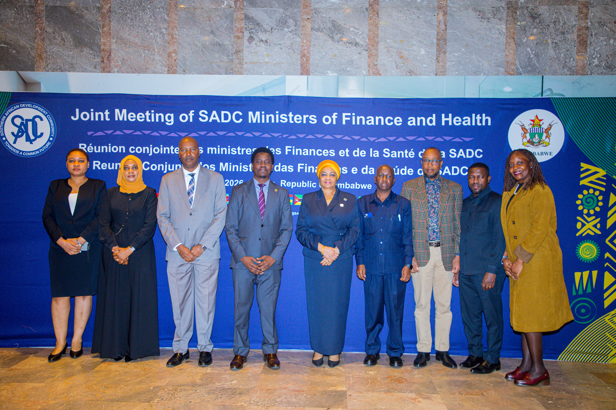 Picha ya pamoja ya ujumbe wa Tanzania mara baada ya kumalizika kwa mijadala ya Mawaziri wa Fedha na Afya wa SADC uliofanyika Harare, Zimbabwe.